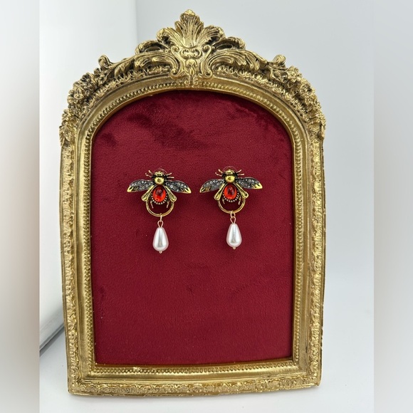 Vintage Honeybee Gold Red Pearl Drop Earrings - Picture 9 of 9